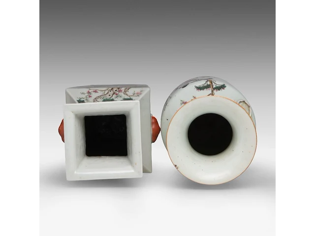A chinese famille rose quadrangular fanghu vase and a 'magu and deer' vase, both paired with lion head handles, republic period, h 43 - 56,5 cm - afbeelding 5 van  6