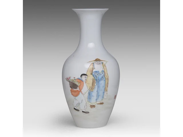 A chinese famille rose 'sage and servant' vase, with a red seal mark liu xiren, h 40 cm - afbeelding 1 van  6