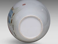 A chinese famille rose 'sage and servant' vase, with a red seal mark liu xiren, h 40 cm - afbeelding 6 van  6