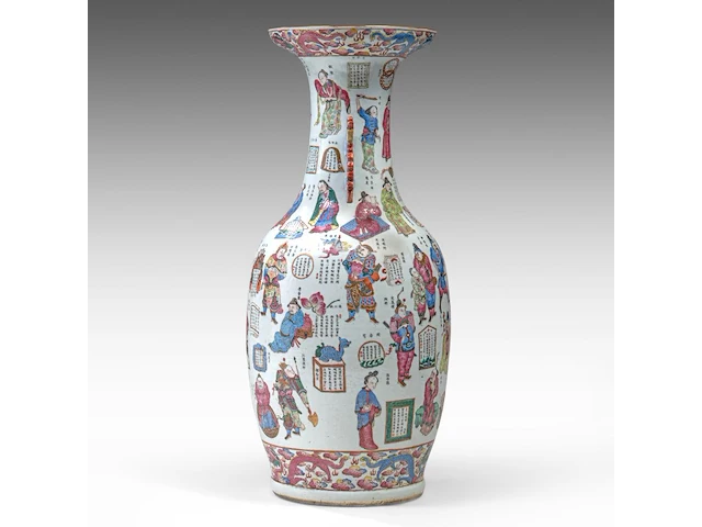 A chinese famille rose 'wu shuang pu' large vase, paired with stylised dragon handles, 19thc, h 86,5 cm - afbeelding 2 van  6