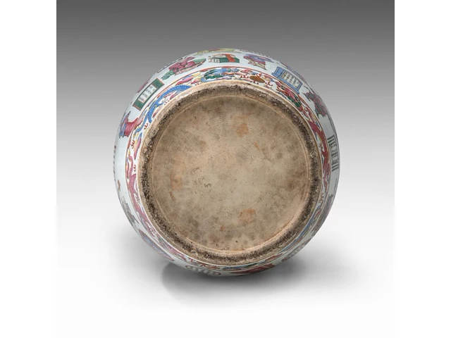 A chinese famille rose 'wu shuang pu' large vase, paired with stylised dragon handles, 19thc, h 86,5 cm - afbeelding 6 van  6