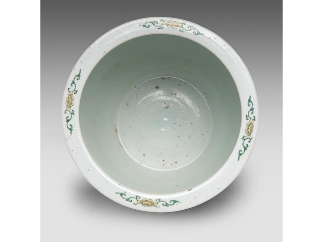 A chinese famille verte 'birds in garden' jardinière, late 19thc, h 35 - ø 39 cm - afbeelding 5 van  6