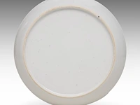 A chinese famille verte 'flower basket' plate, ø 17 cm - afbeelding 2 van  2