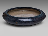 A chinese flambé-glazed shiwan ware narcissus bowl, seal stamped by the artist gao de jian, republic period, ø 40 cm - afbeelding 2 van  7