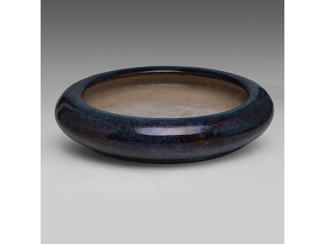A chinese flambé-glazed shiwan ware narcissus bowl, seal stamped by the artist gao de jian, republic period, ø 40 cm - afbeelding 3 van  7