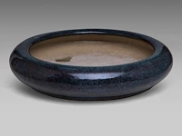 A chinese flambé-glazed shiwan ware narcissus bowl, seal stamped by the artist gao de jian, republic period, ø 40 cm - afbeelding 4 van  7