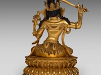 A chinese gilt bronze figure of manjushri, with a yongle mark, h 17,5 cm - weight about 1189g - afbeelding 4 van  7