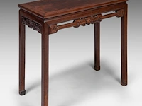 A chinese huanghuali hardwood 'bats' side table, late qing, h 86,5 - 95 x 46,5 cm