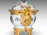 A chinese imari floral decorated tureen, 18thc, fixed with impressive ormolu gilt bronze mounts, l 44 - h 37 cm - afbeelding 5 van  10