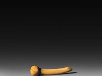 A chinese ivory dildo ending on a sphere with a silver collar, 19thc, total l 12,5 cm - w 3 cm - 80g (+) - afbeelding 2 van  6