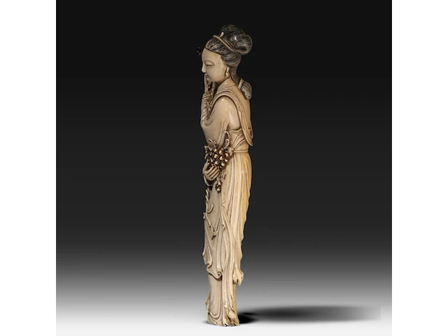 A chinese ivory guanyin, late qing dynasty (1644-1912), h 42 cm (+) - afbeelding 3 van  16