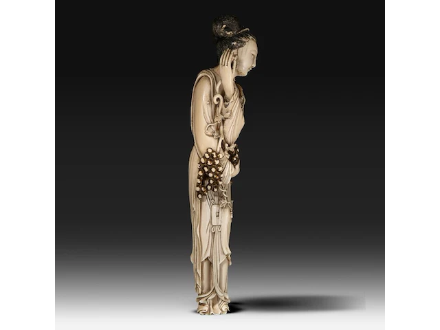 A chinese ivory guanyin, late qing dynasty (1644-1912), h 42 cm (+) - afbeelding 5 van  16