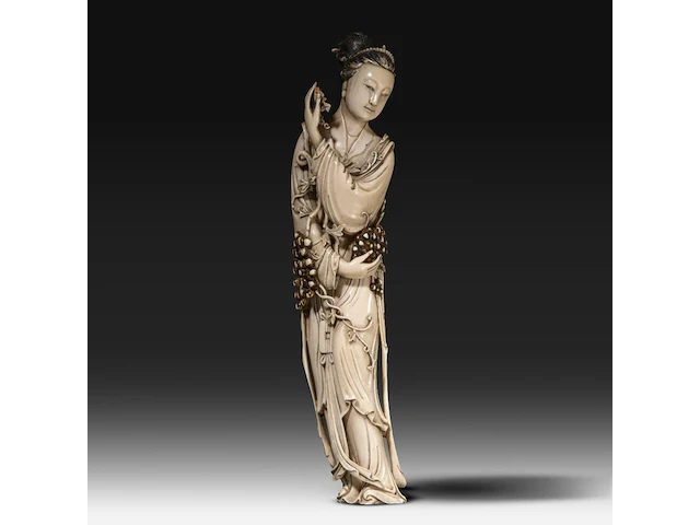 A chinese ivory guanyin, late qing dynasty (1644-1912), h 42 cm (+) - afbeelding 15 van  16