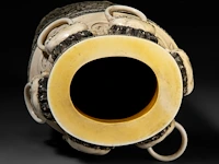 A chinese ivory sculpted vase, the body sculpted with coiling dragons, the lid with two men playing go in a bower topped by a double gourded vase, signed, early republic period (1912-1930), h 61 cm - ca. 7kg (+) - afbeelding 3 van  14