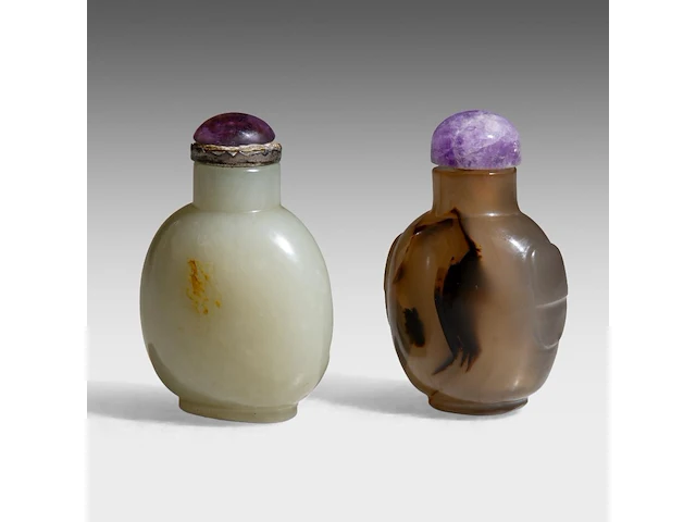 A chinese jade and an agate snuff bottle, late qing, h 6 - 6,5 cm - afbeelding 5 van  8