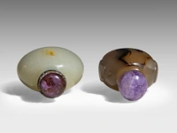 A chinese jade and an agate snuff bottle, late qing, h 6 - 6,5 cm - afbeelding 7 van  8