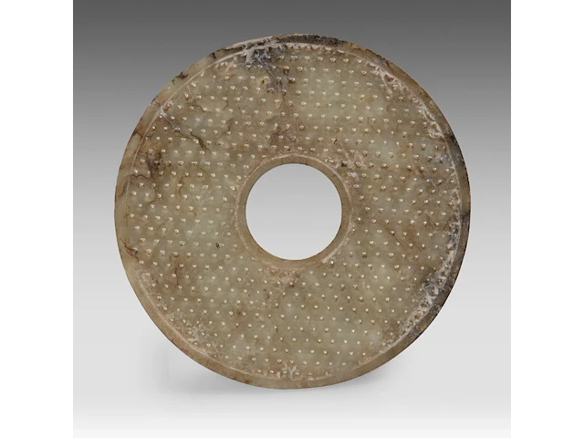 A chinese jade bi disc, late warring states period to early western han dynasty, ø 16 cm - afbeelding 3 van  8