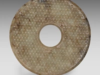 A chinese jade bi disc, late warring states period to early western han dynasty, ø 16 cm - afbeelding 3 van  8