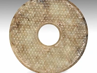 A chinese jade bi disc, late warring states period to early western han dynasty, ø 16 cm - afbeelding 7 van  8