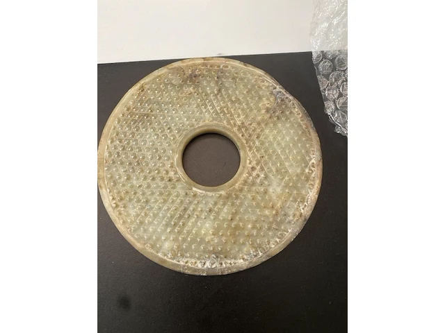 A chinese jade bi disc, late warring states period to early western han dynasty, ø 16 cm - afbeelding 8 van  8