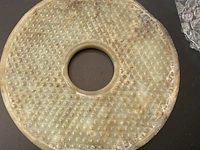 A chinese jade bi disc, late warring states period to early western han dynasty, ø 16 cm - afbeelding 8 van  8