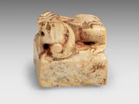 A chinese jade 'lion' seal, han dynasty or later, h 2,3 - 2 x 2 cm - afbeelding 3 van  9
