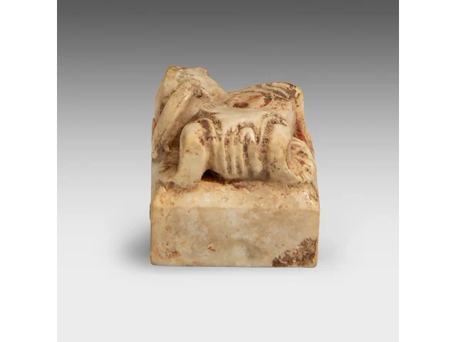 A chinese jade 'lion' seal, han dynasty or later, h 2,3 - 2 x 2 cm - afbeelding 4 van  9