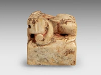 A chinese jade 'lion' seal, han dynasty or later, h 2,3 - 2 x 2 cm - afbeelding 7 van  9