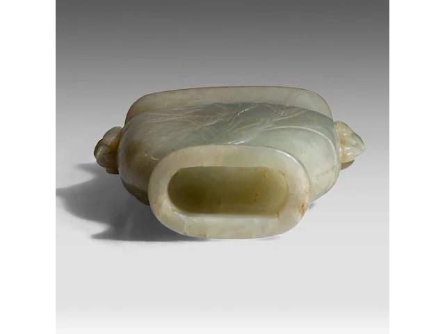 A chinese jade 'lotus pond' vase, paired with elephant-head handles, mid-qing dynasty, h 17,5 cm - afbeelding 8 van  8