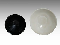 A chinese jian ware and a qingbai ware tea bowl, ø 11,2 - h 5 cm / ø 14 - h 4,8 cm - afbeelding 5 van  6