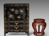 A chinese lacquered cabinet, inlaid with mineral carvings, republic period, h 93 - 72 x 41 cm - and a red lacquered base, 20thc, h 48 cm