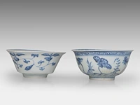 A chinese 'lotus bouquet' bowl and a 'flower' bowl, late ming dynasty, h 7 - ø 14,5 cm / h 6,2 - ø 14 cm
