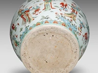 A chinese ming wucai 'playful boys' jar, h 34,3 cm - afbeelding 6 van  6