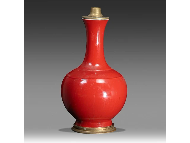 A chinese monochrome coral-red glazed bottle vase, with a qianlong mark, fixed with lamp mounts, total h 44 cm - afbeelding 1 van  6