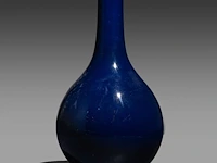 A chinese monochrome deep blue glazed pear-shaped bottle vase, republic period, h 41,5 cm - afbeelding 3 van  6