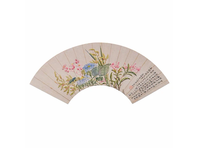A chinese painting on fan, 'flower garden', colour on paper, signed text and seal stamp, l 56 cm - afbeelding 1 van  2