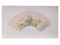 A chinese painting on fan, 'flower garden', colour on paper, signed text and seal stamp, l 56 cm - afbeelding 2 van  2