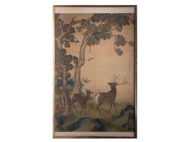 A chinese painting, 'the auspicious deer of fortune', colour on silk, dated kangxi and of the period (17thc), framed 122 x 192,5 cm - afbeelding 2 van  6