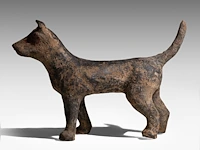 A chinese pottery figure of a standing dog, han dynasty, h 20,5 - l 30,5 cm (+) - afbeelding 3 van  10