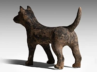 A chinese pottery figure of a standing dog, han dynasty, h 20,5 - l 30,5 cm (+) - afbeelding 4 van  10