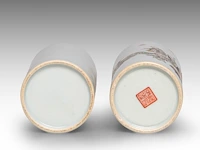 A chinese qianjiang cai 'tiger' and a grisaille 'eighteen luohan' brushpot, one with a daoguang mark, h 11,3 cm - afbeelding 6 van  6