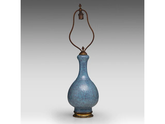 A chinese robin's-egg-glazed garlic mouth bottle vase, impressed with a qianlong mark, fixed with bronze mounts, total h 55,3 cm - afbeelding 1 van  6