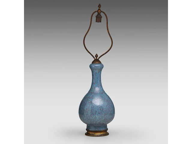 A chinese robin's-egg-glazed garlic mouth bottle vase, impressed with a qianlong mark, fixed with bronze mounts, total h 55,3 cm - afbeelding 3 van  6