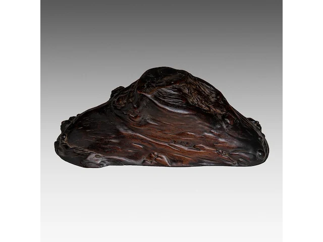 A chinese rootwood naturalistically carved base, presumably huanghuali, qing dynasty, h 15 - l 36,5 cm - afbeelding 2 van  5
