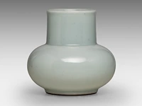 A chinese ru type glaze vase, with a yongzheng mark, h 10,8 cm - afbeelding 4 van  6