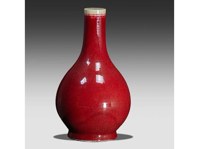A chinese sang-de-boeuf ware pear-shaped bottle vase, 18thc, h 37 cm - afbeelding 2 van  6