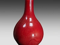 A chinese sang-de-boeuf ware pear-shaped bottle vase, 18thc, h 37 cm - afbeelding 4 van  6