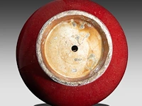 A chinese sang-de-boeuf ware pear-shaped bottle vase, 18thc, h 37 cm - afbeelding 6 van  6