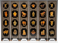 A chinese six-panel 'antiquities' chamber screen, 20thc/vintage, 40 x 183,3 cm (each panel)
