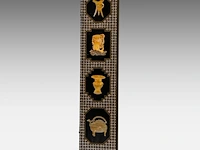 A chinese six-panel 'antiquities' chamber screen, 20thc/vintage, 40 x 183,3 cm (each panel) - afbeelding 10 van  13